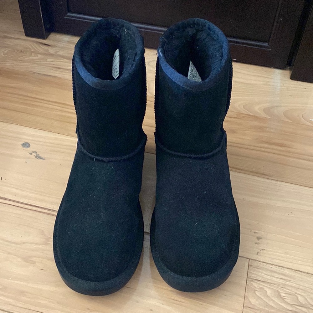 KOOLABURRA by UGG Black Uggs Youth